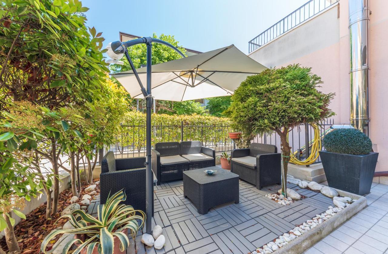 Residence Nobel Rimini Exterior foto